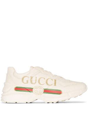 Scopri la nuova collezione di slippers Gucci donna su FARFETCH.